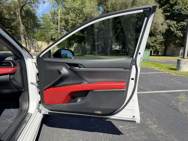 Used 2019  Toyota XSE image 27