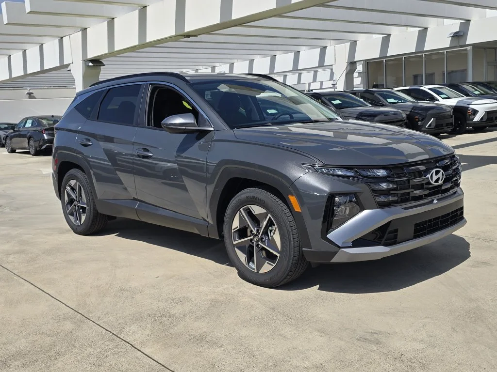 New 2026 Gray Hyundai SEL Premium image 2