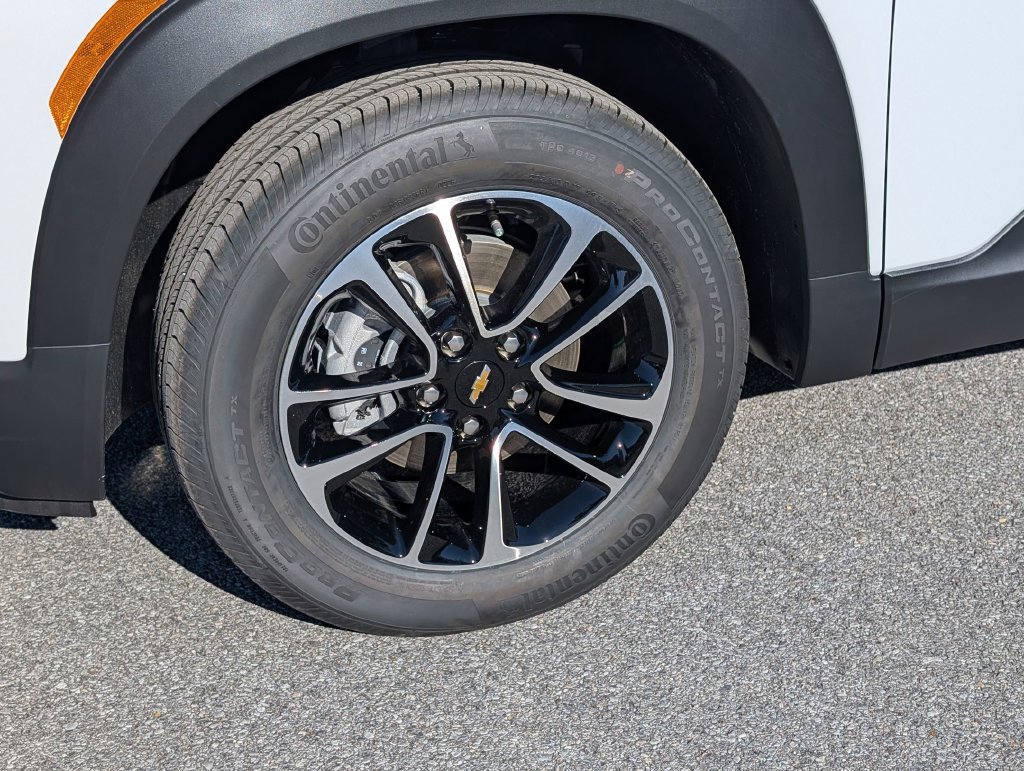 New 2026 Summit White Chevrolet LT image 12