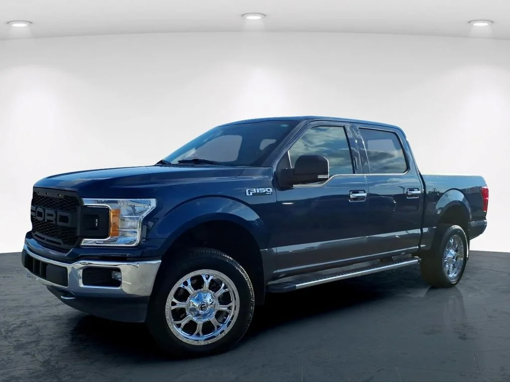 Used 2018 Blue Ford XLT image 2