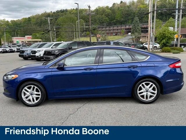 Used 2016 Blue Ford SE image 7