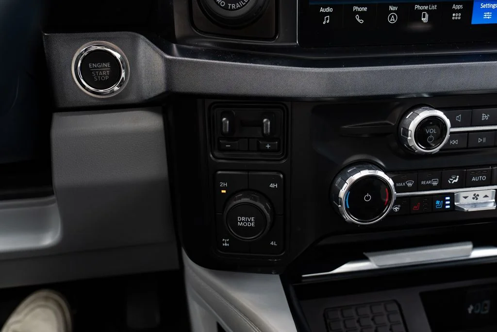 Used 2023  Ford Limited image 18