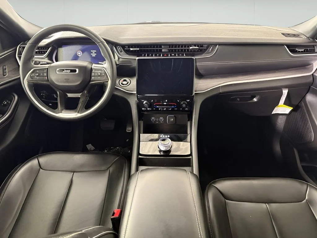 Used 2024 Silver Jeep Limited image 40