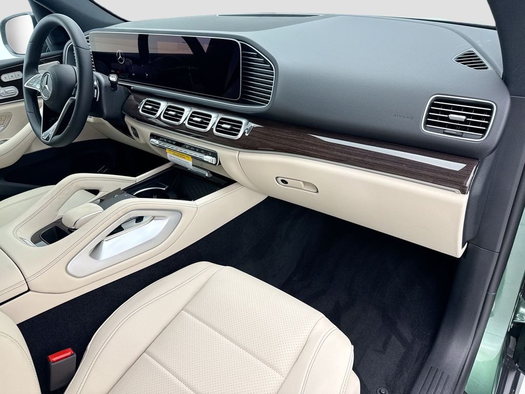 New 2026 MANUFAKTUR Ireland Mid Green Metallic Mercedes-Benz GLE 350 image 16