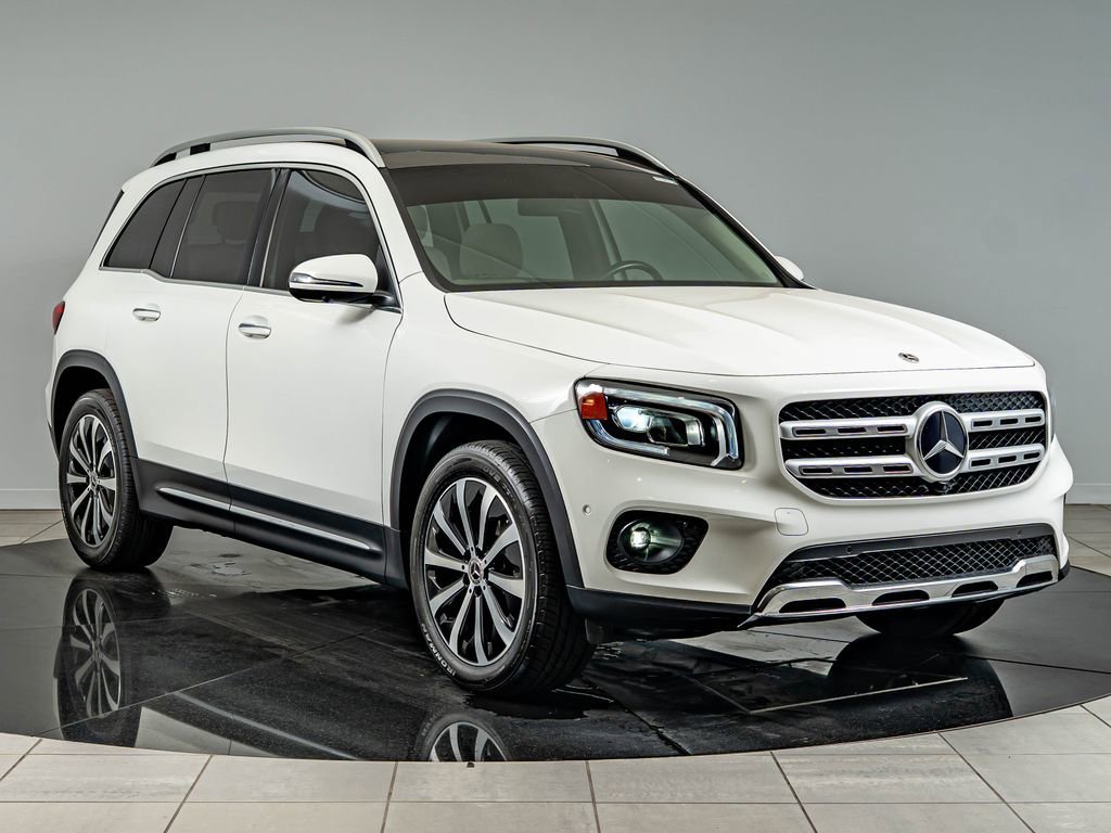 Used 2023 Polar White Mercedes-Benz GLB 250 image 3