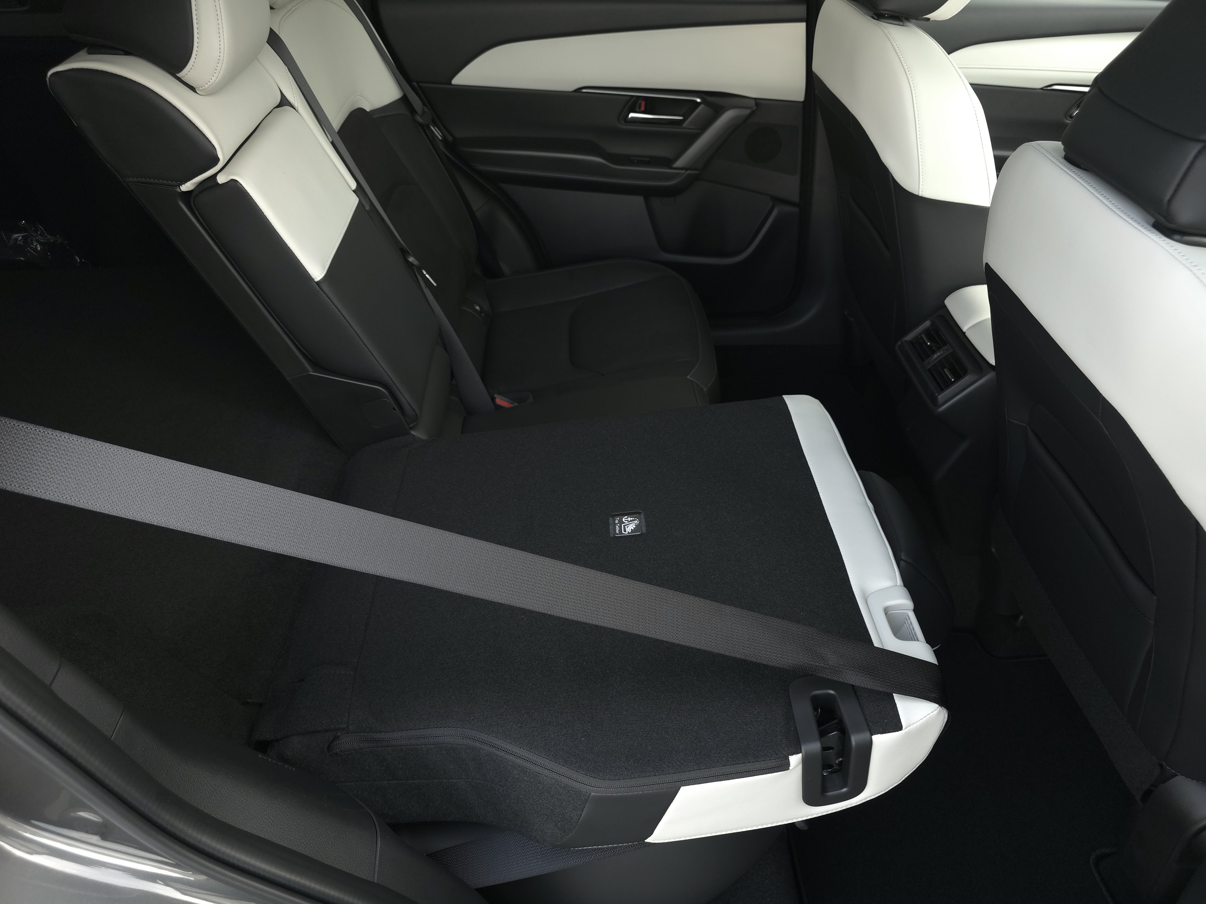 New 2026 Machine Gray Metallic Mazda 2.5 S Select AWD image 33