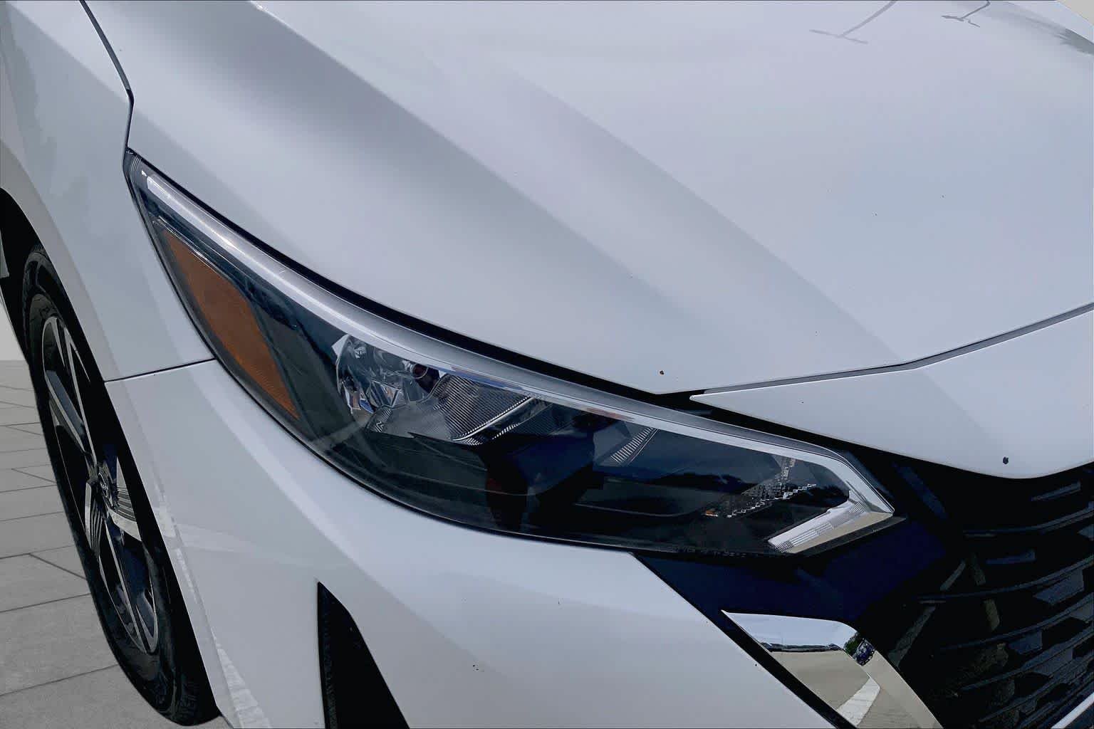 Used 2024 Fresh Powder Nissan SV image 27