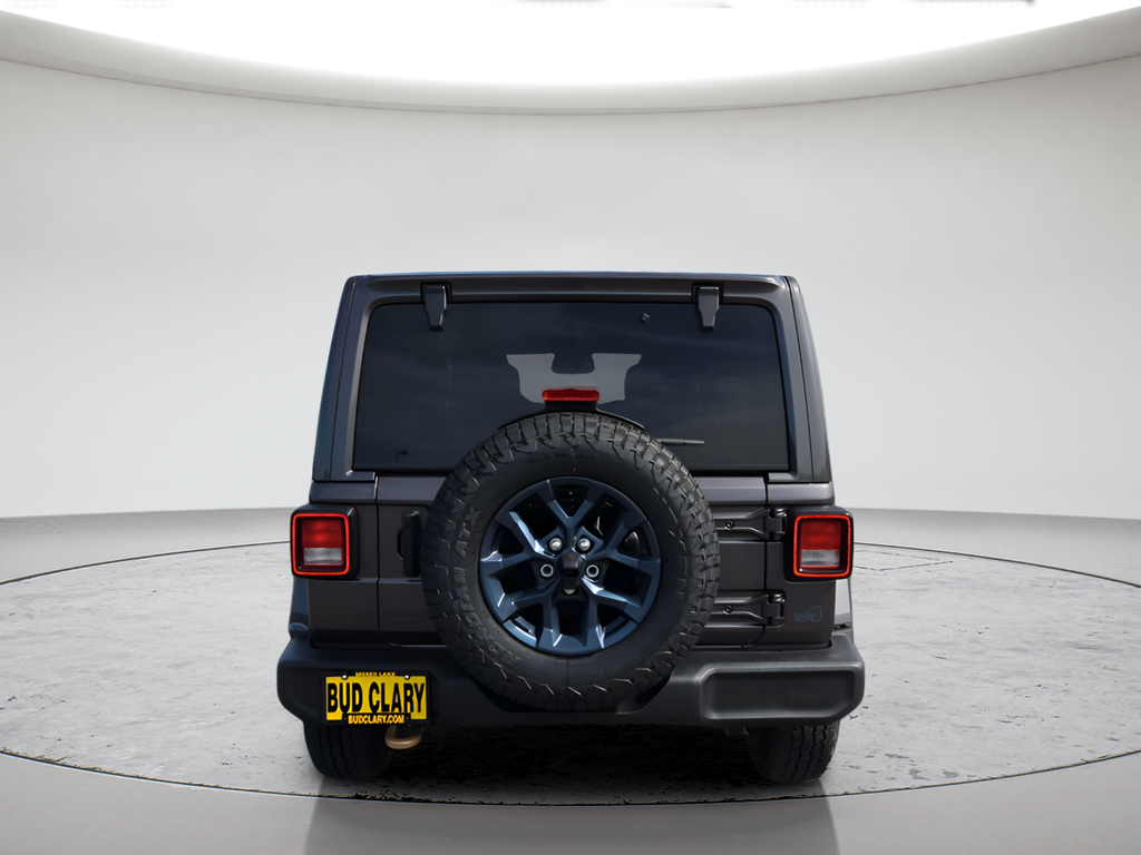 New 2026 Granite Crystal Metallic Clear-Coat Exterior Paint Jeep  image 4