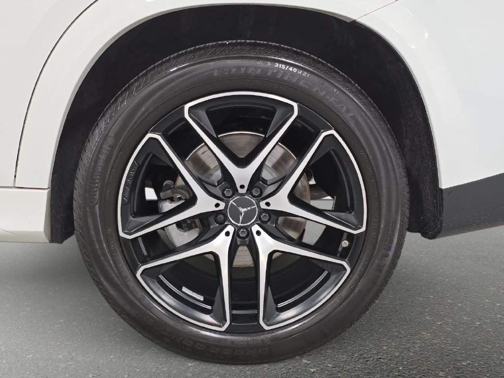Used 2025 Polar White Mercedes-Benz GLE 53 AMG® image 28