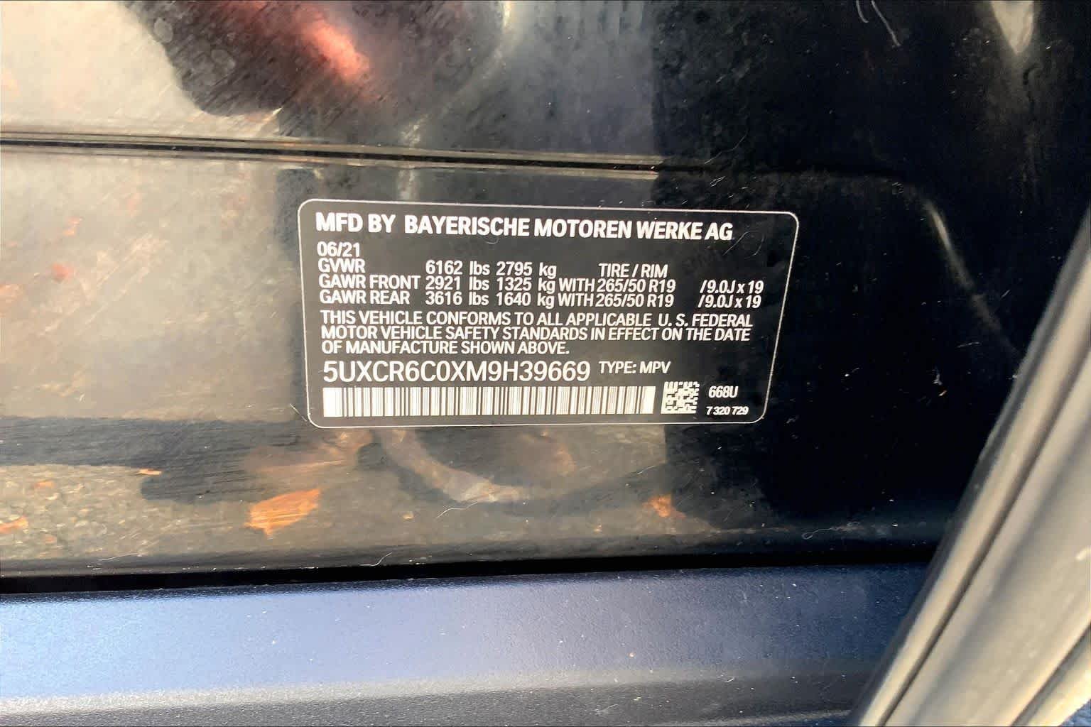 Certified Used 2021 Jet Black BMW xDrive40i image 33