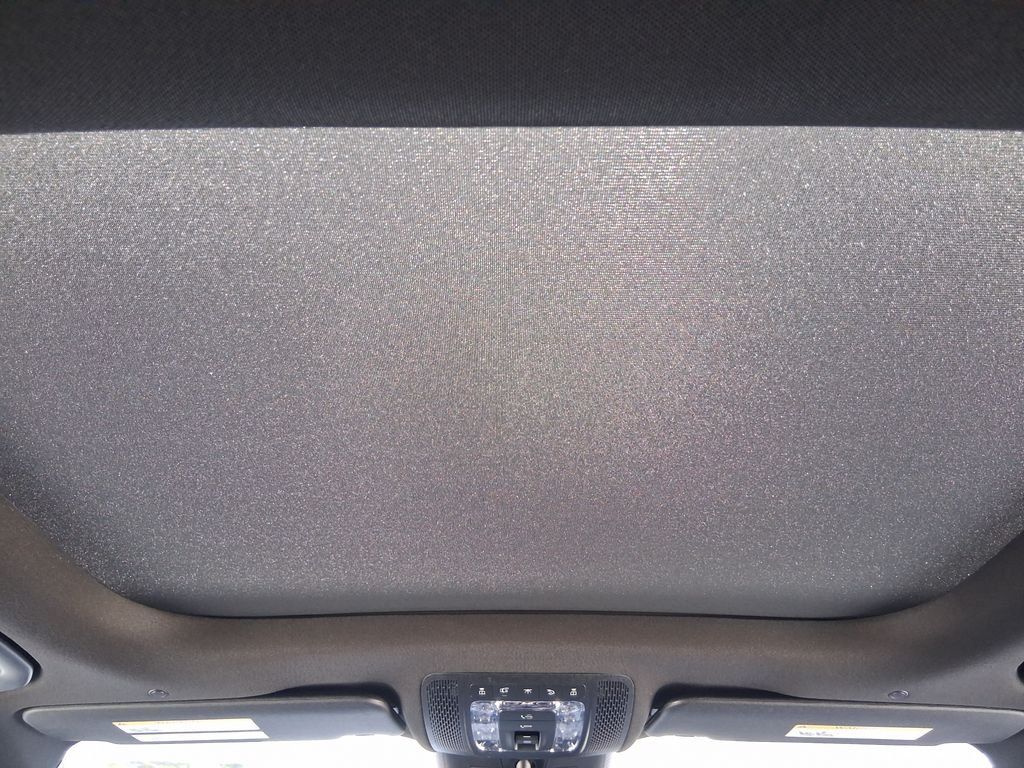 New 2026 Polar White Mercedes-Benz GLB 250 image 17