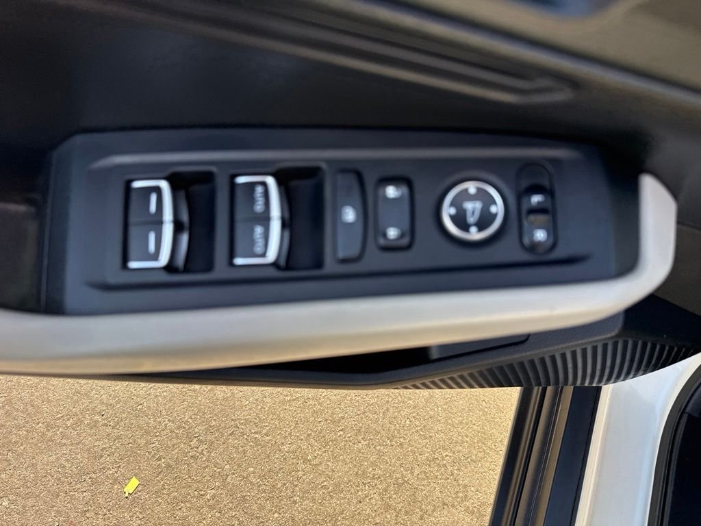 Used 2024  Honda LX image 15