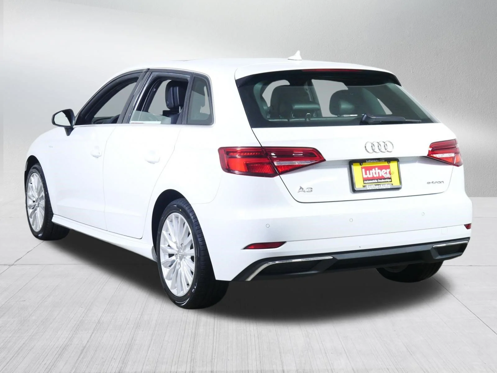 Used 2018 Glacier White Metallic Audi Prestige image 5