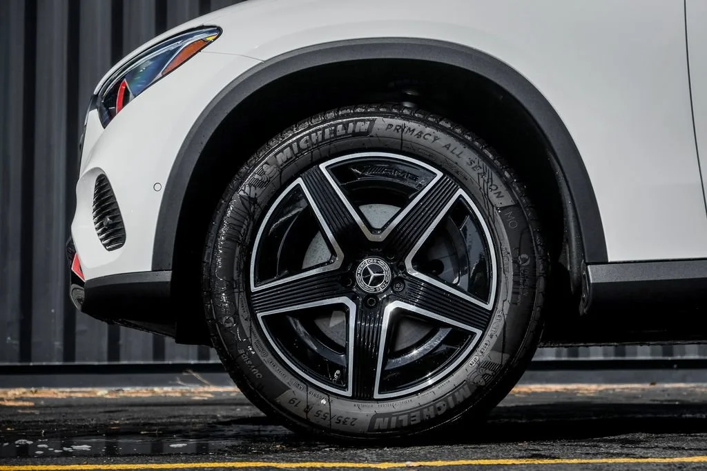 New 2027 Polar White Mercedes-Benz GLC 300 image 37