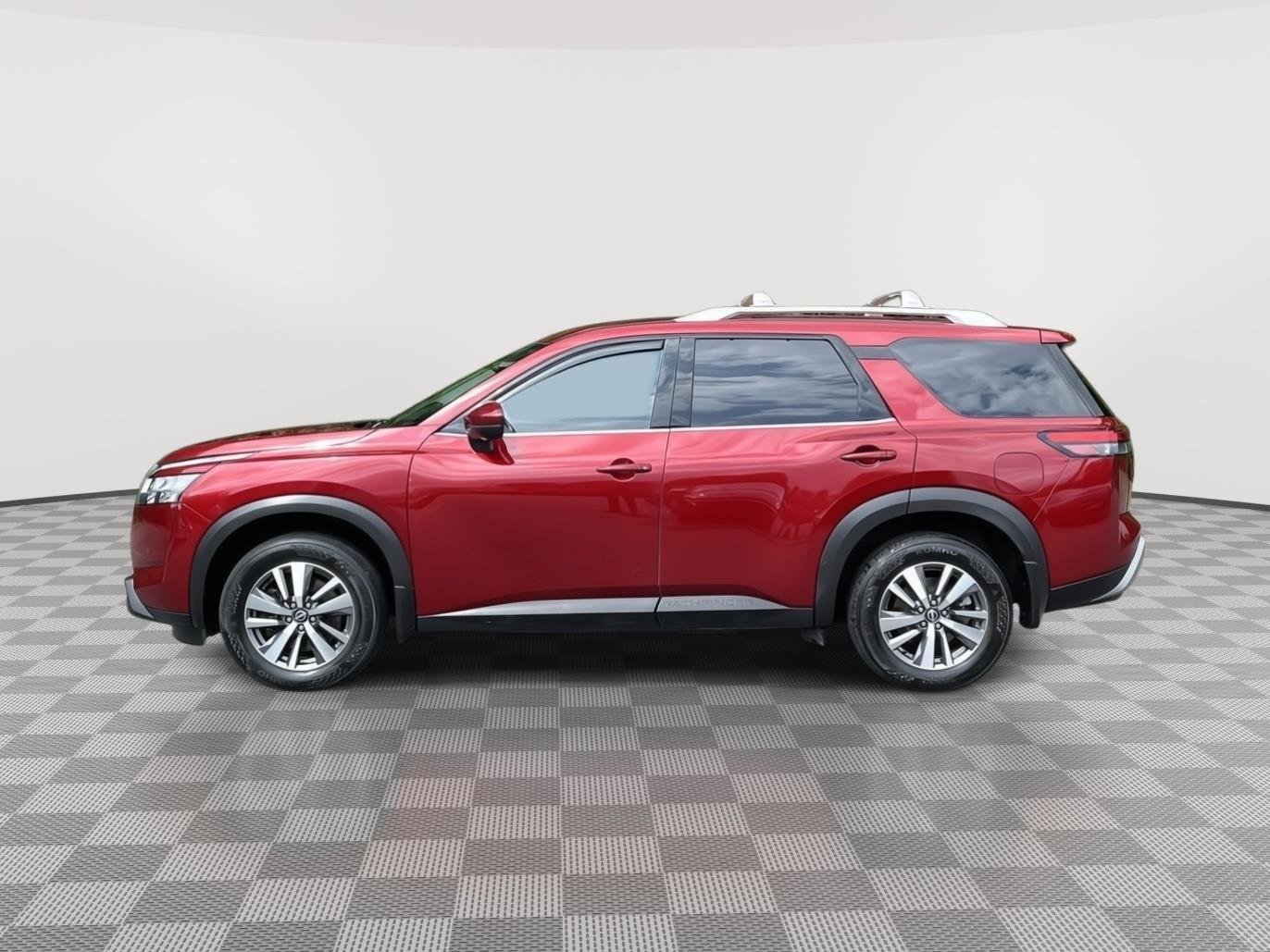 Used 2024 Scarlet Ember Nissan SL image 8