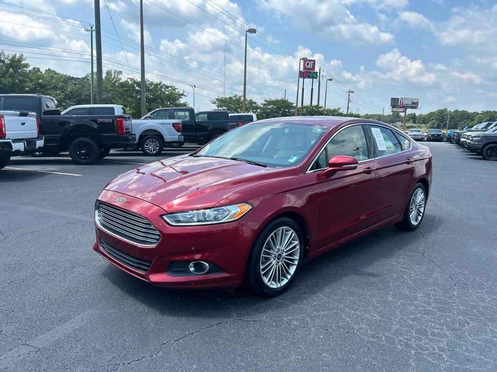 Used 2013 Red Ford SE image 3