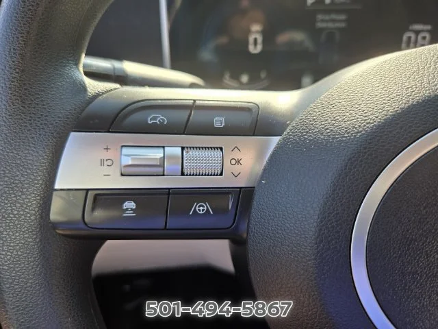 Used 2025 White Hyundai SEL image 28