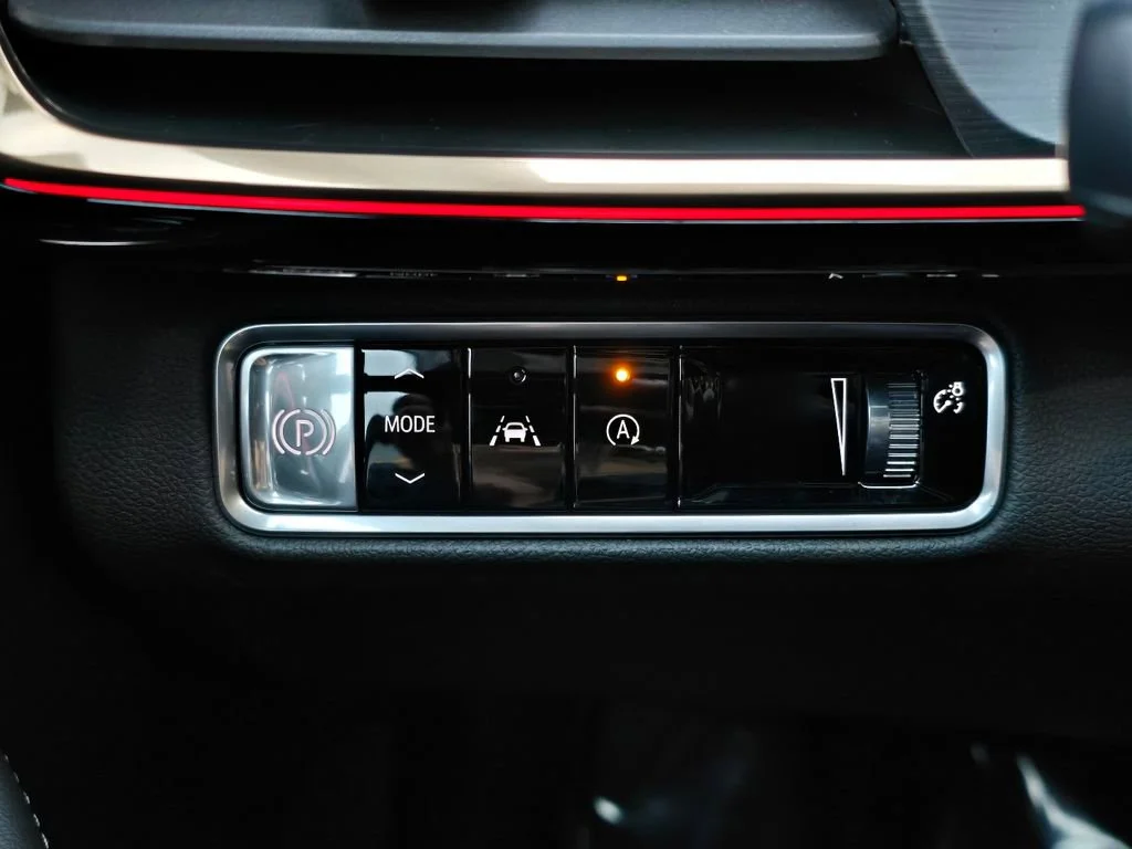 New 2026 Ebony Twilight Metallic Buick Avenir image 19