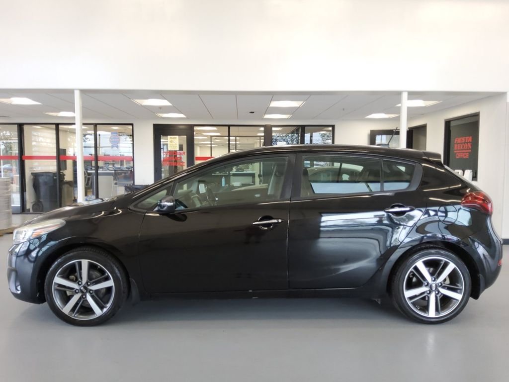 Used 2017 Black Kia EX image 25