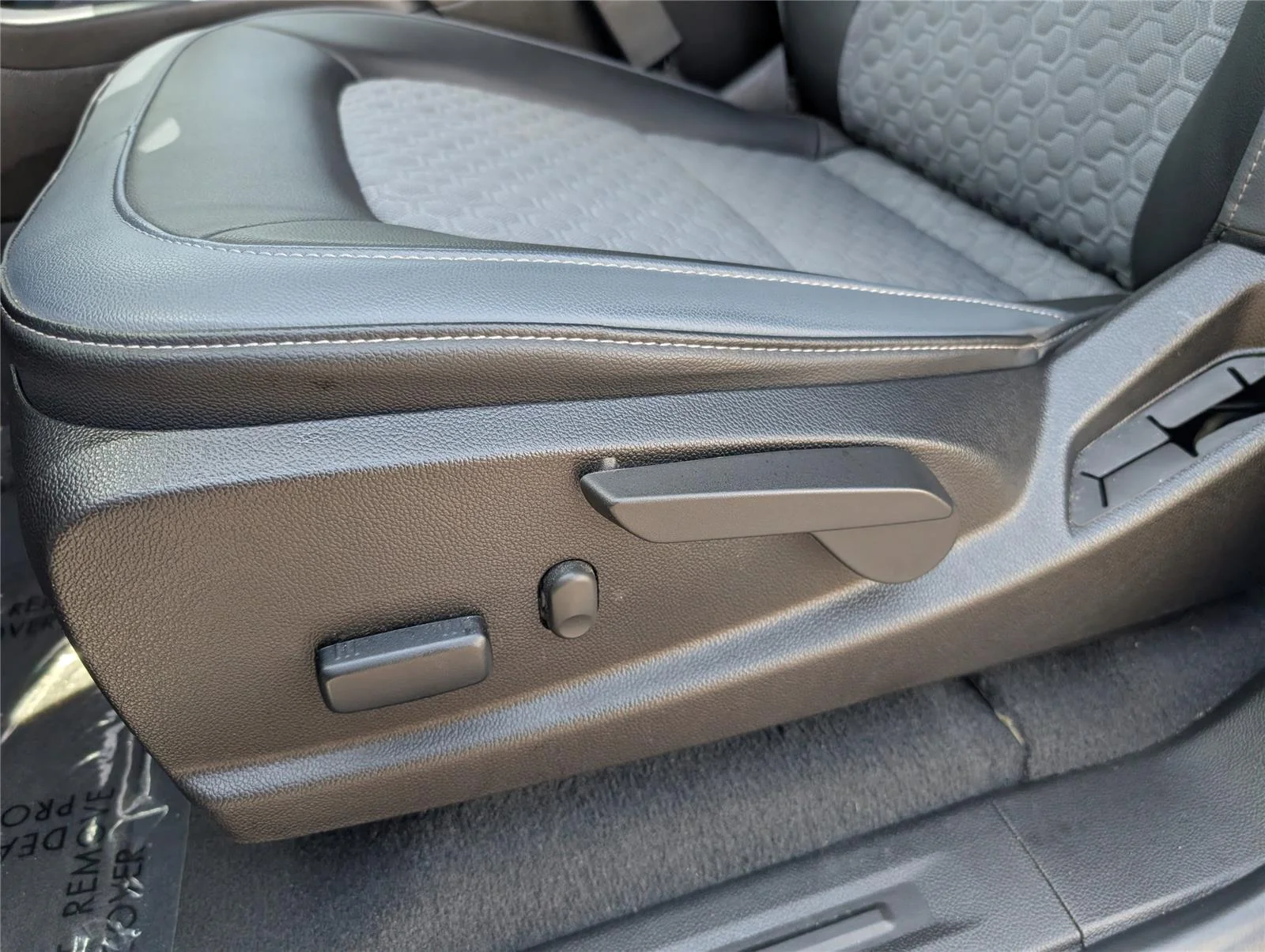 Used 2022 Summit White Chevrolet Z71 image 19