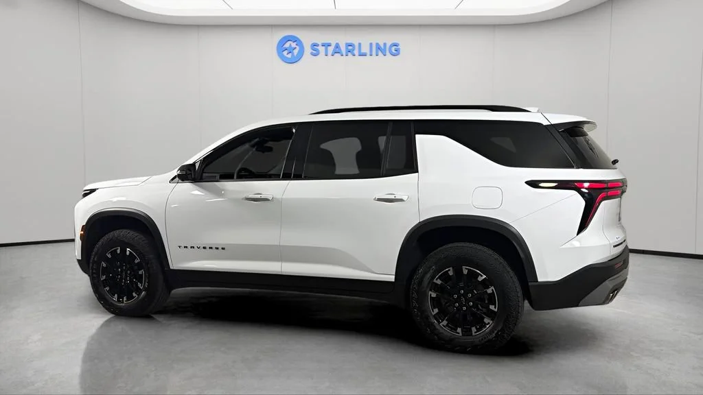 Used 2024 Summit White Chevrolet Z71 image 4