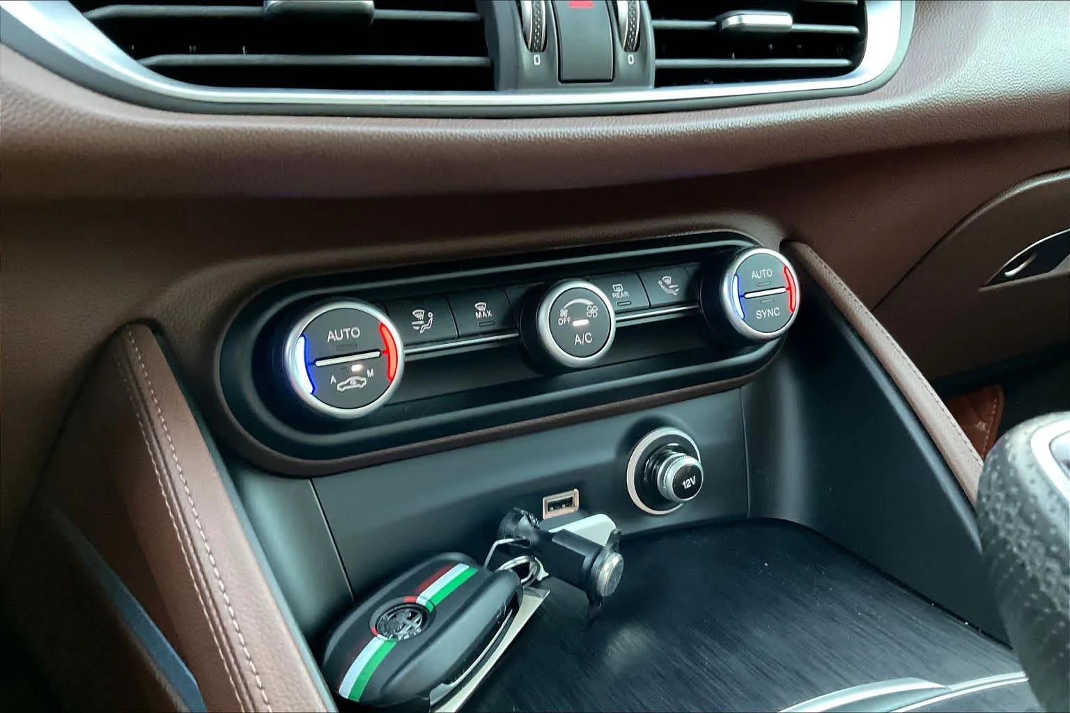 Used 2020 Anodized Blue Metallic Alfa Romeo  image 33