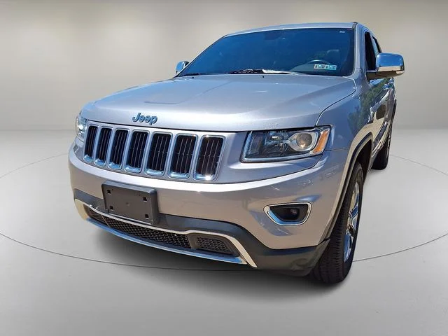 Used 2016 Silver Jeep Limited image 4