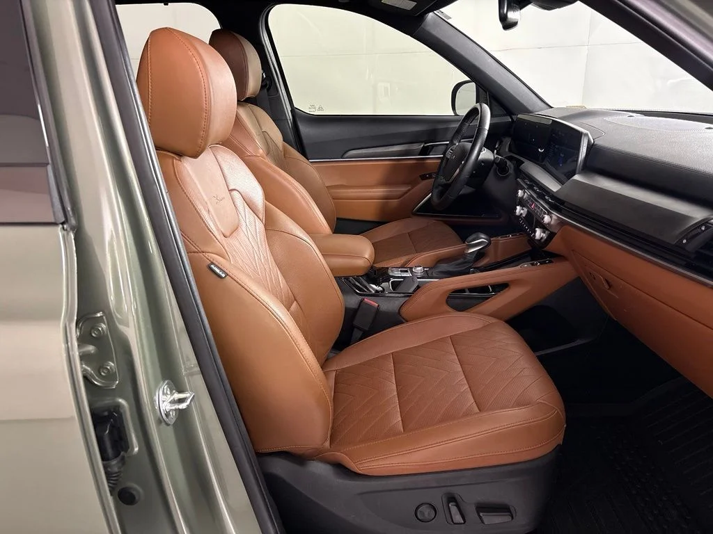 Used 2024 Green Kia EX X-Line image 47