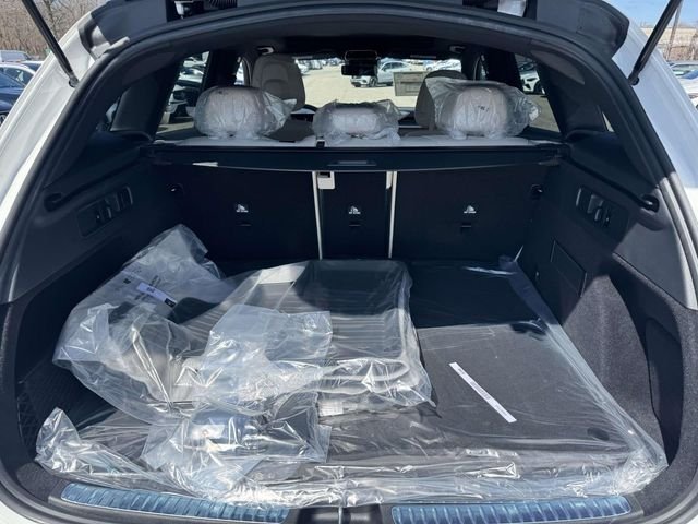 New 2026 Polar White Mercedes-Benz GLC 300 image 14