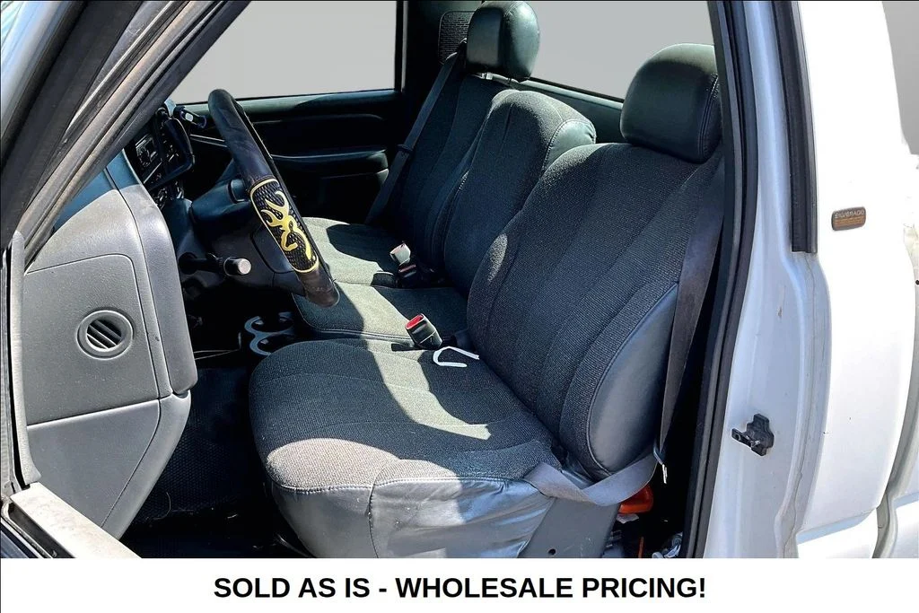 Used 2002 White Chevrolet Base image 20