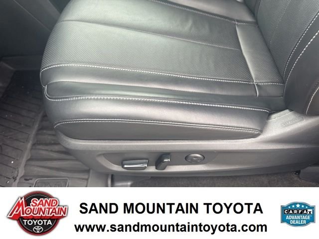 Used 2025 Black INFINITI PURE image 16