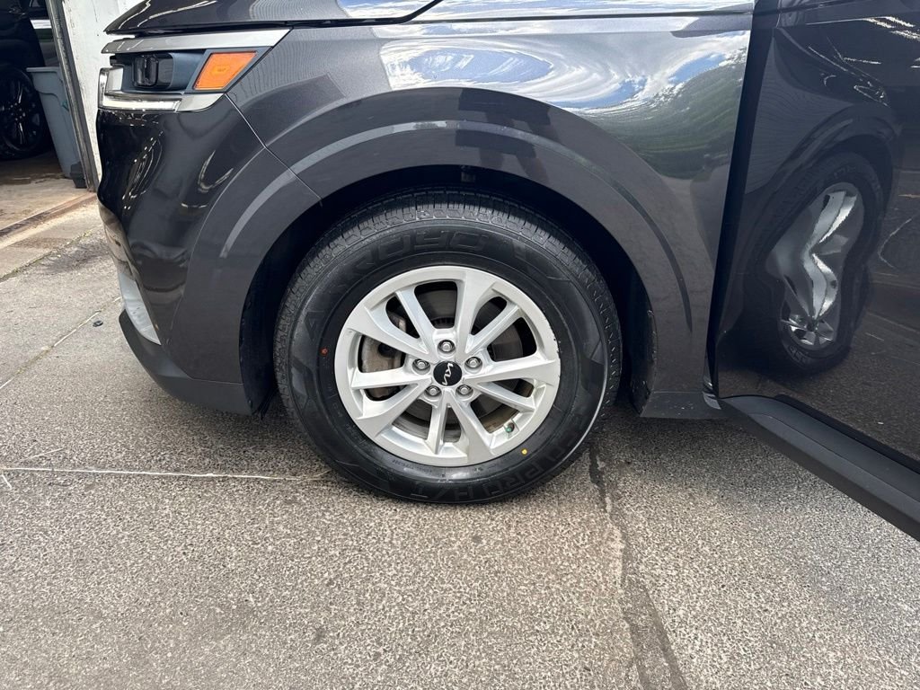 Certified Used 2024 Gray Kia LX image 13