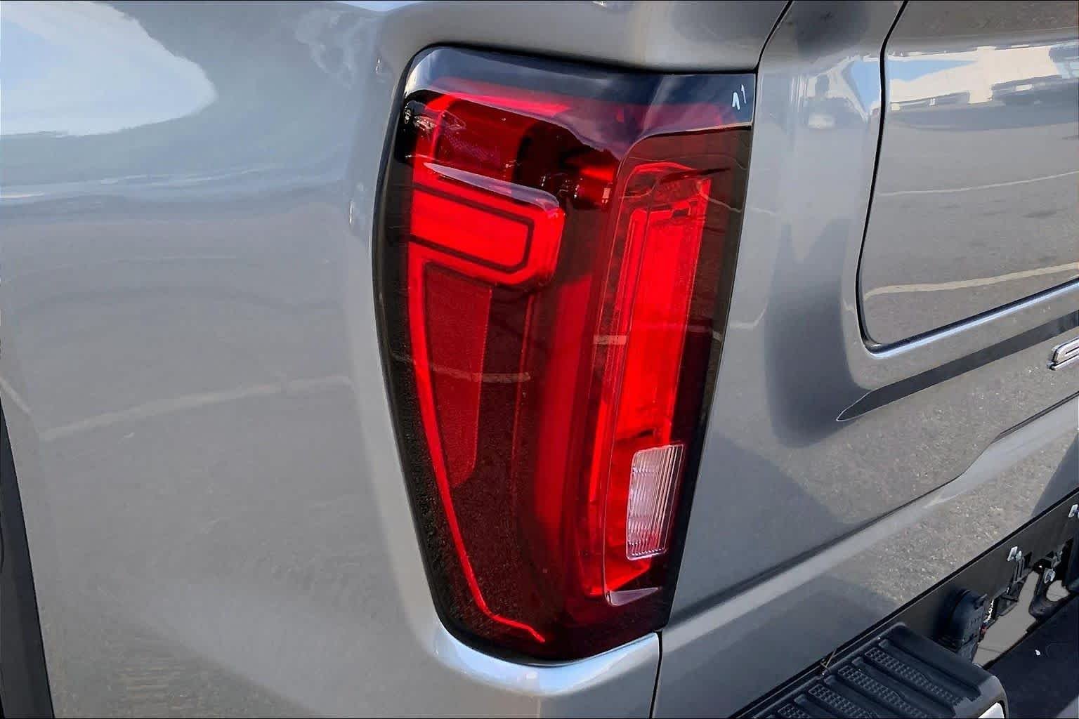 Used 2023 Sterling Metallic GMC SLT image 27