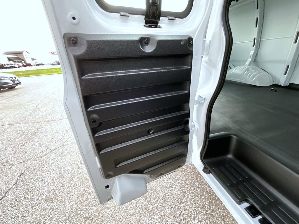 New 2026 Summit White Chevrolet 1WT image 20