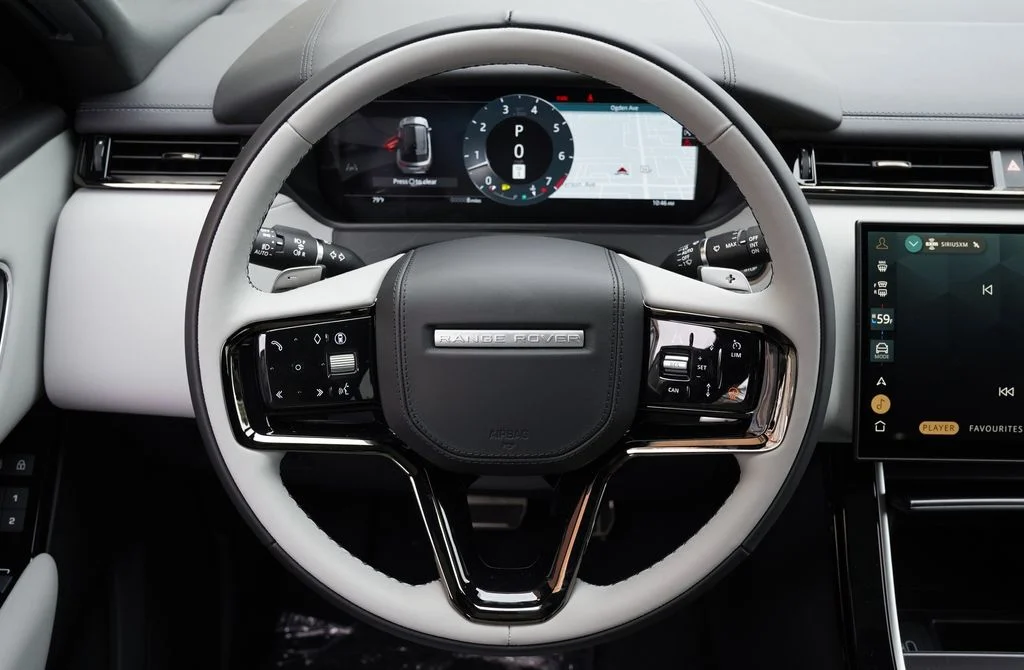 New 2026 Santorini Black Land Rover Belgravia Edition image 16