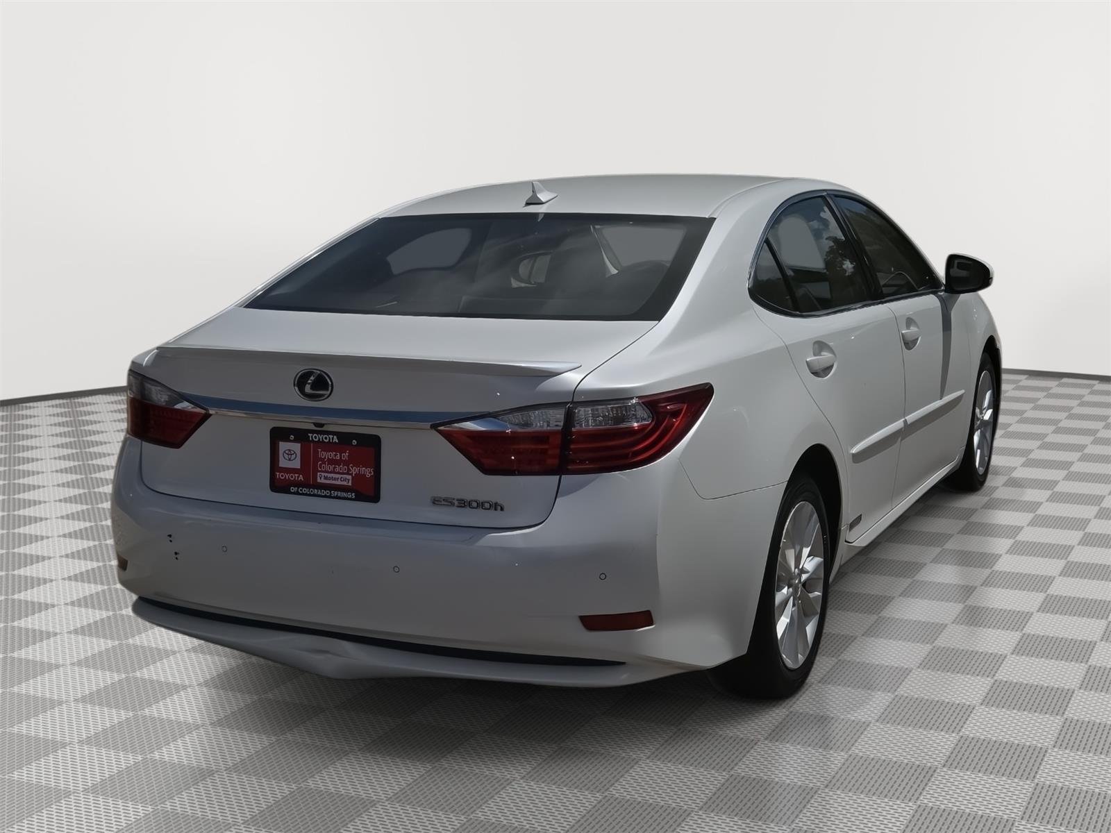 Used 2013 Starfire Pearl Lexus Hybrid image 9