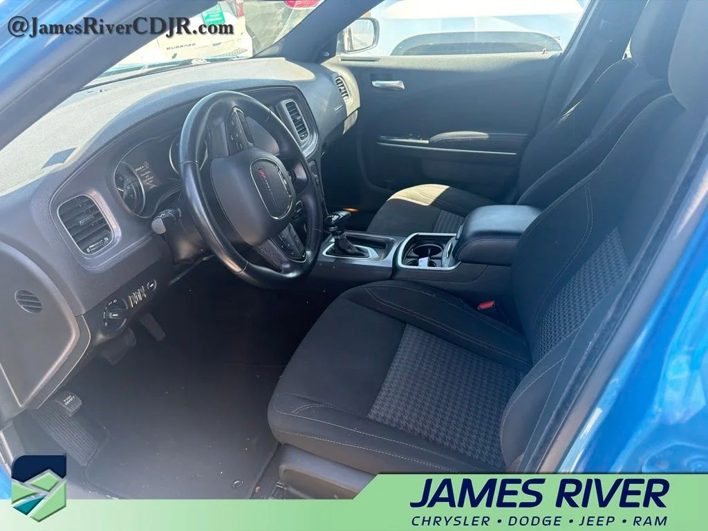 Used 2023 Blue Dodge SXT image 2