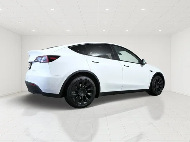 Used 2023  Tesla Long Range image 6