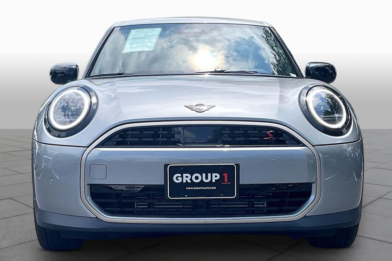 Used 2025 Melting Silver III Metallic MINI Cooper S image 3
