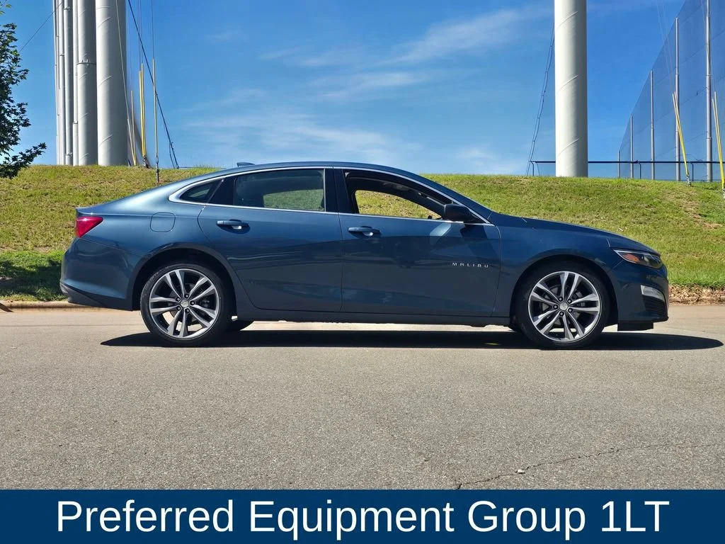 Used 2025 Lakeshore Blue Metallic Chevrolet 1LT image 2