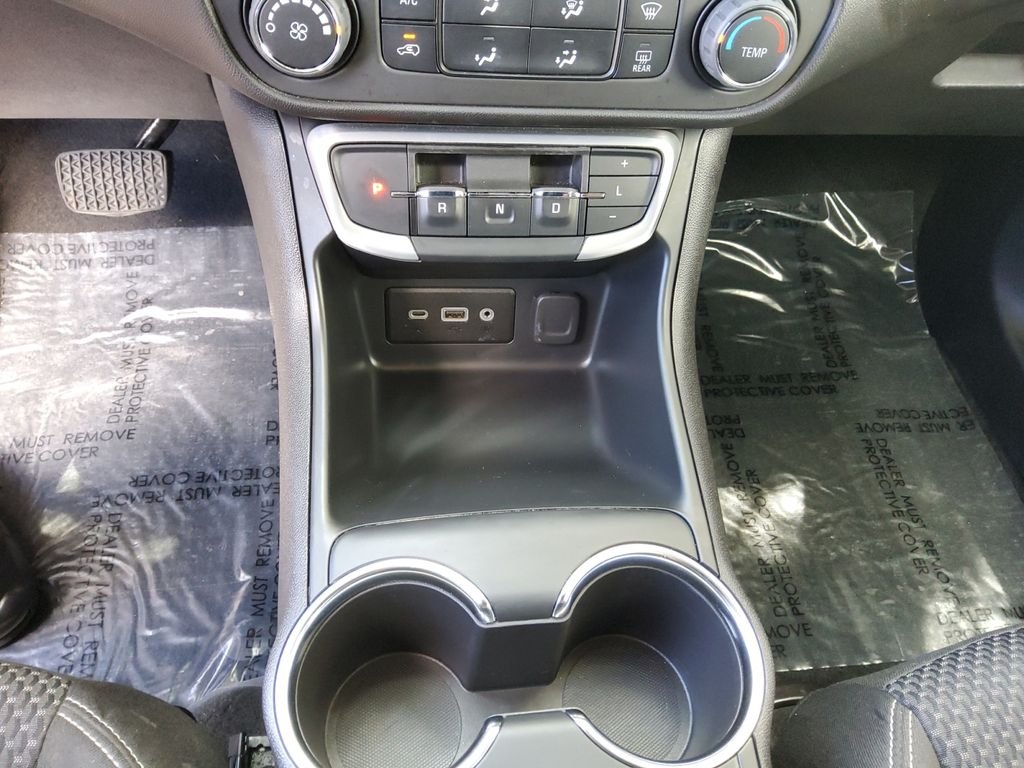 Used 2024 Silver GMC SLE image 29