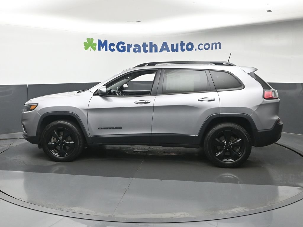 Used 2019 Silver Jeep Latitude Plus image 23