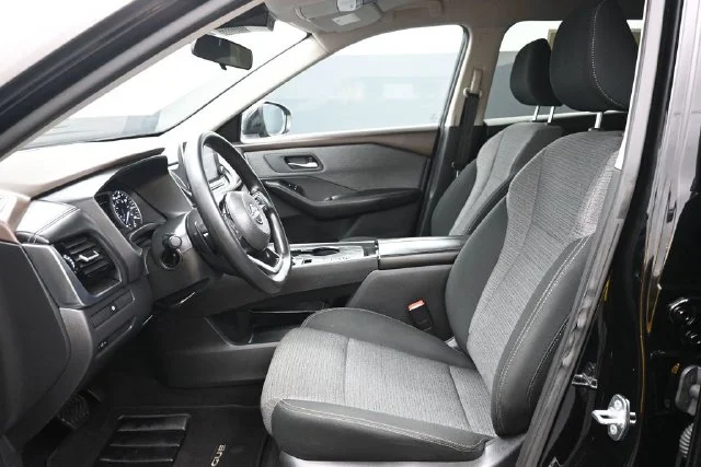 Used 2022 Black Nissan SV image 7