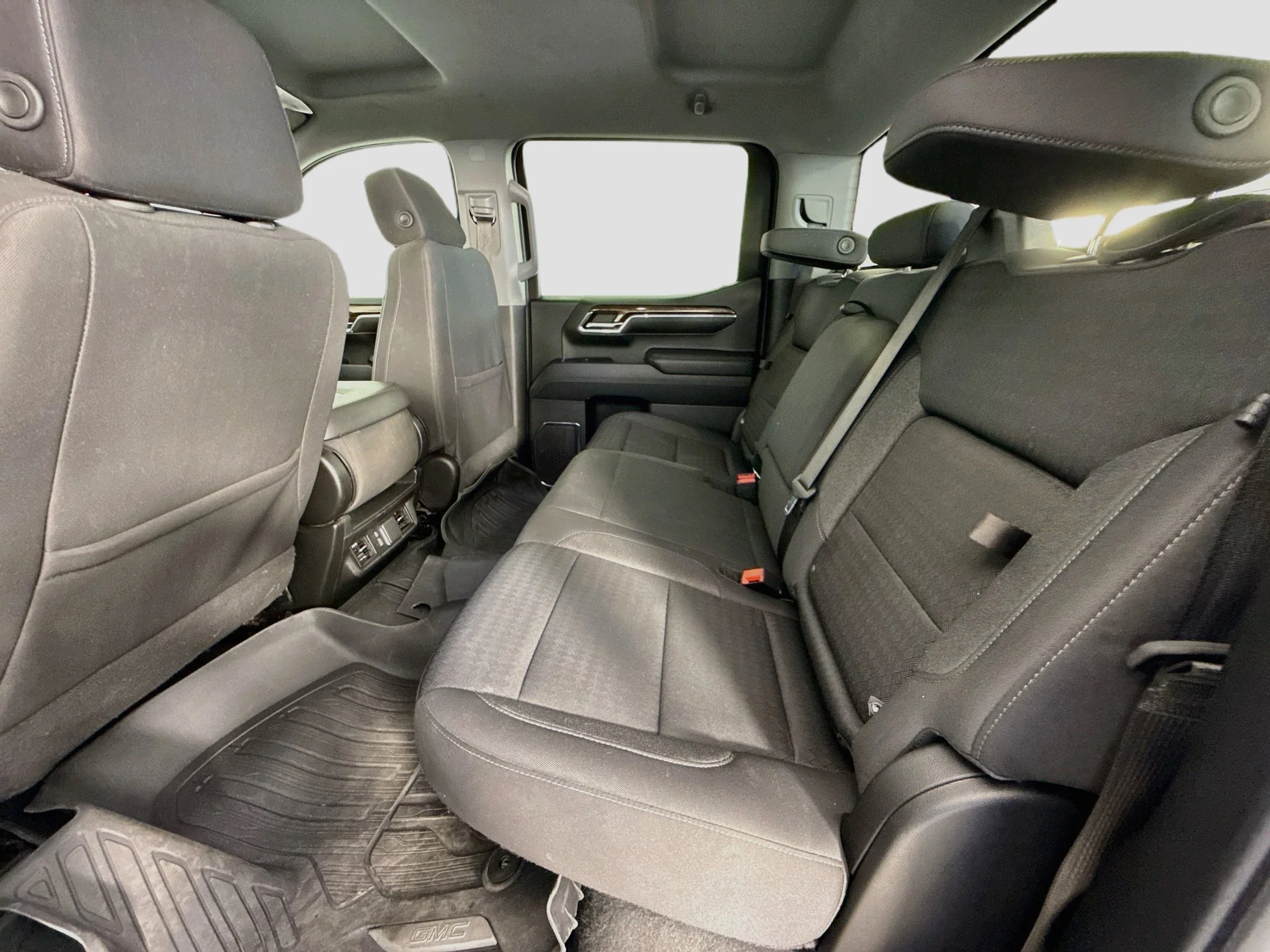 Used 2024 Summit White GMC Elevation image 25