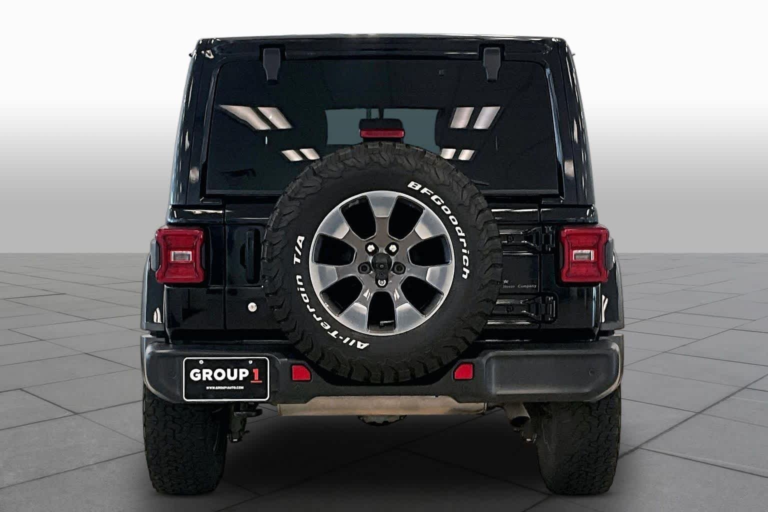 Used 2018 Black Clear Coat Jeep Sahara image 4