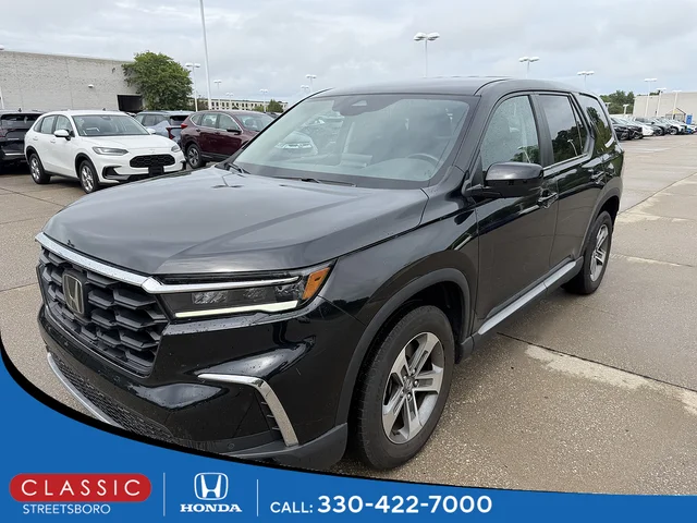 2023 Honda Pilot EX-L w/Rear Captain's Chairs