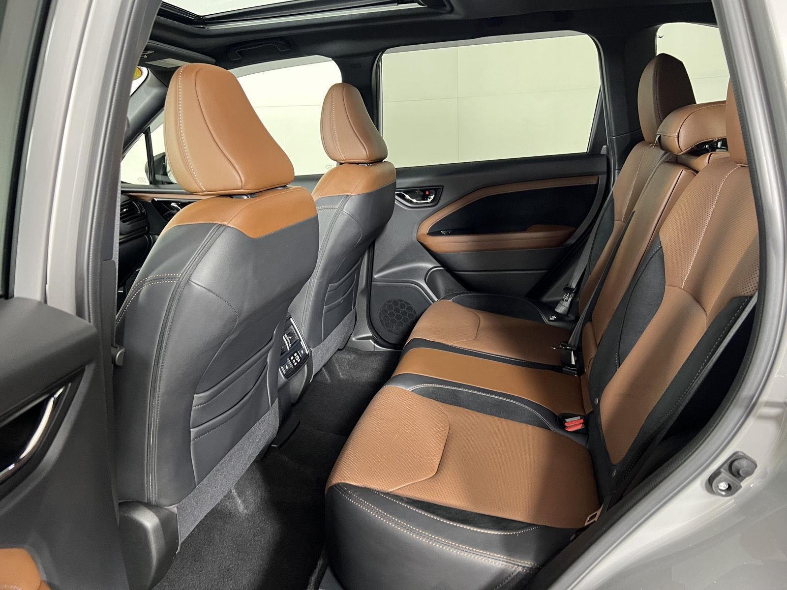 Used 2025 River Rock Pearl Subaru Touring image 2
