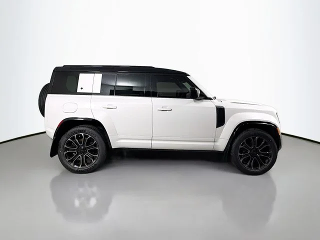 New 2026 Borasco Grey Land Rover  OCTA image 4