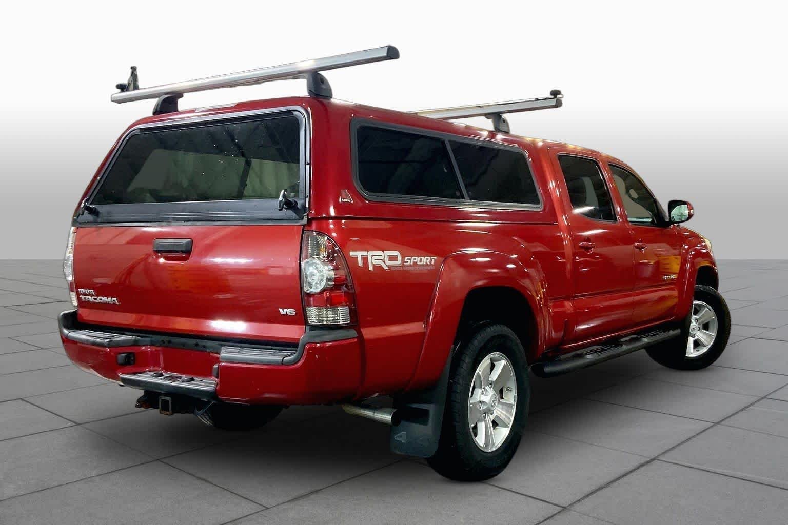 Used 2015 Barcelona Red Metallic Toyota  image 13