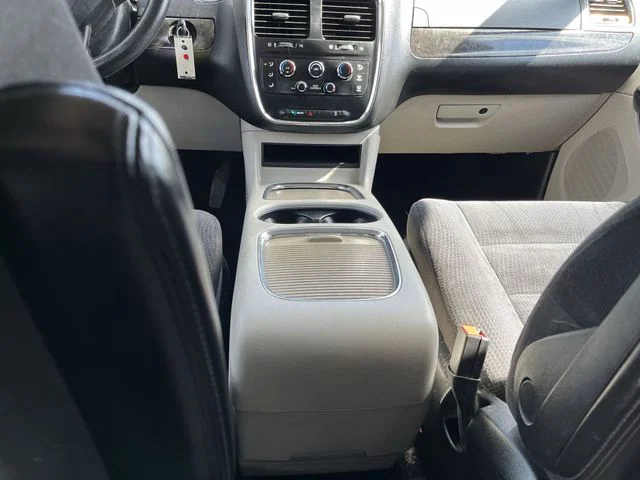 Used 2014 Blue Dodge SXT image 24